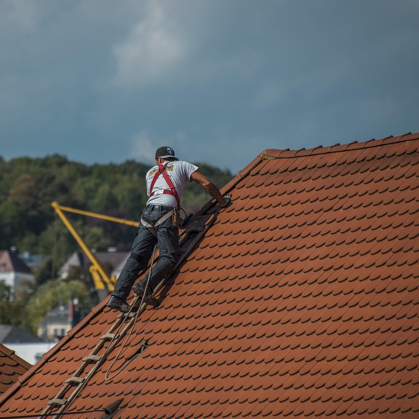 roofing contractor repair shingles